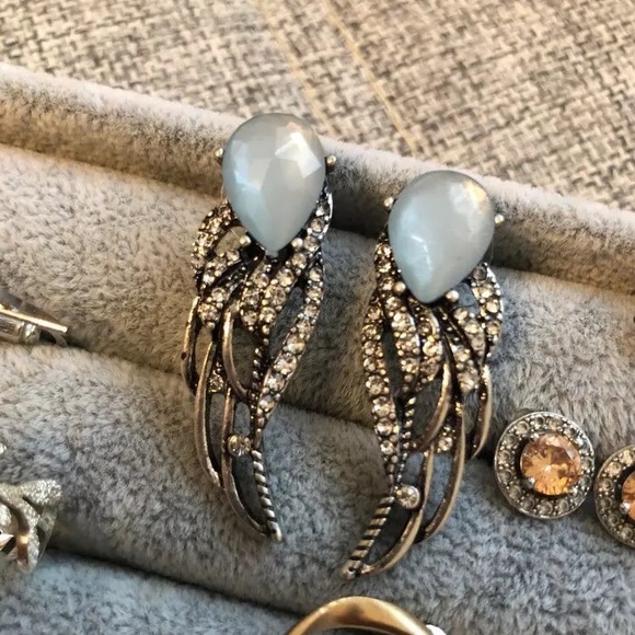 Teardrop Blue Wing Form Earring - Picture 6 of 7